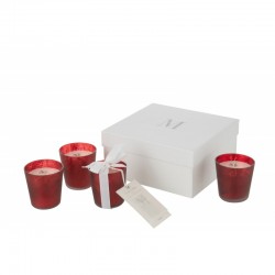 Caja de 4 velas con aroma navideño en vidrio rojo de 6.5x6.5x7.3 cm